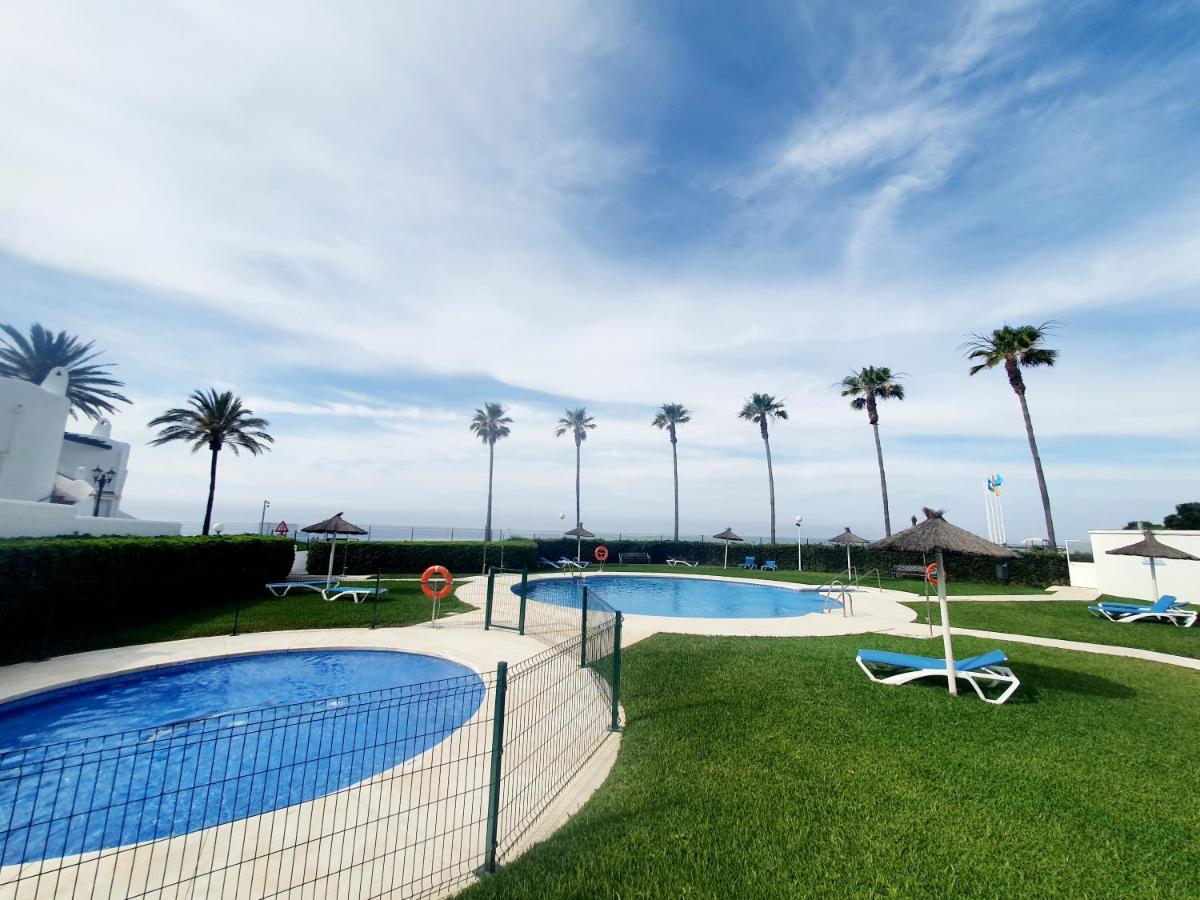 Luna Beach Seafront Marbella Esterno foto