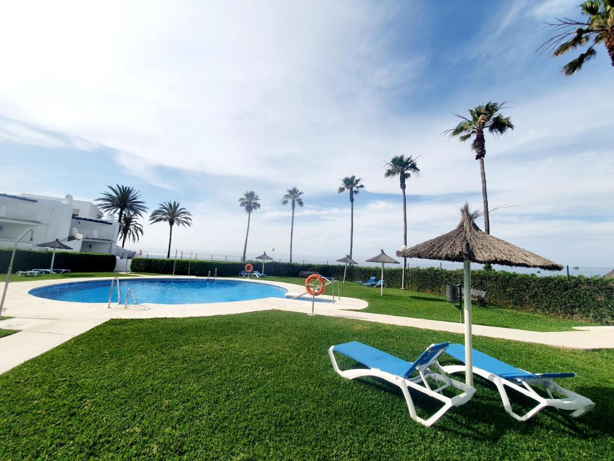 Luna Beach Seafront Marbella Esterno foto