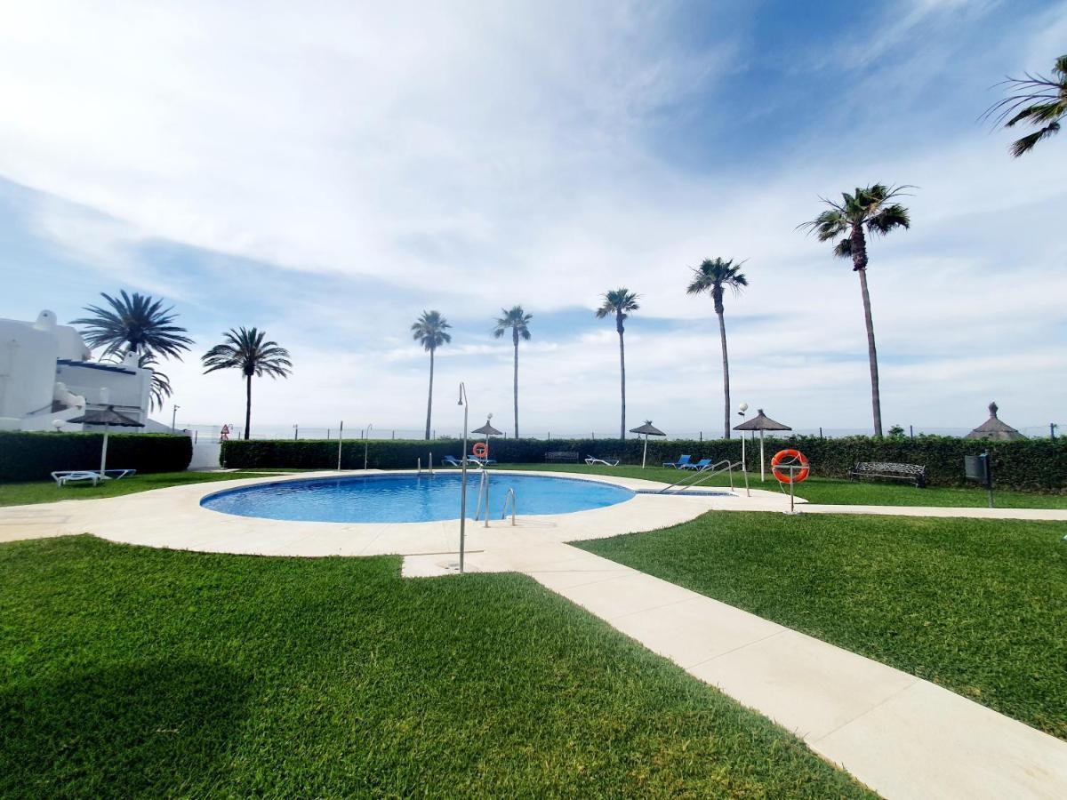 Luna Beach Seafront Marbella Esterno foto